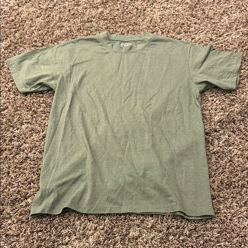 Men's  b&e sport Green T-Shirt. Size medium